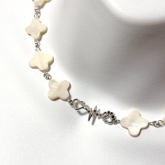White Mother of Pearl Clover Beaded Short Necklace +Paw Print Heart Beat Pendant - Picture 1 of 13